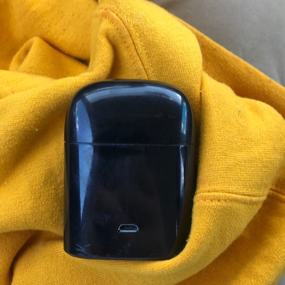 Wireless Ear Phones!!! - Picture 1 of 4